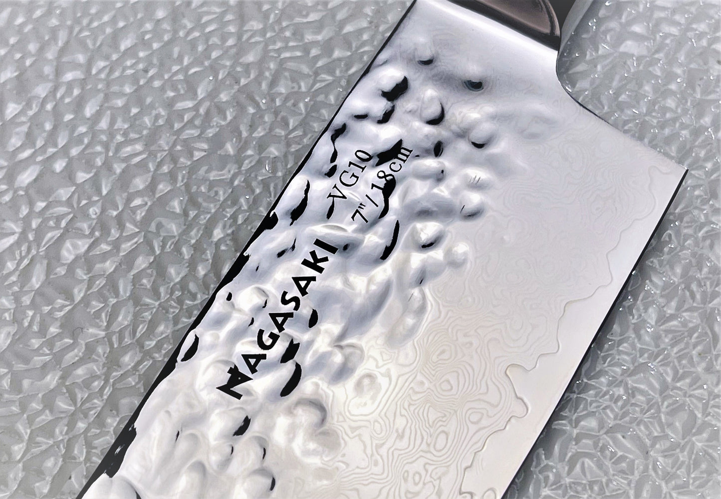 Nagasaki Hand gehämmertes Santoku Messer-3
